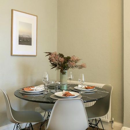 Chic 1 Bedroom Apartment In Bloomsbury, Sleeps 4 London Eksteriør bilde