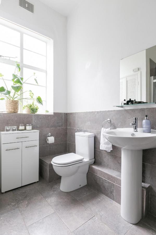 Chic 1 Bedroom Apartment In Bloomsbury, Sleeps 4 London Eksteriør bilde